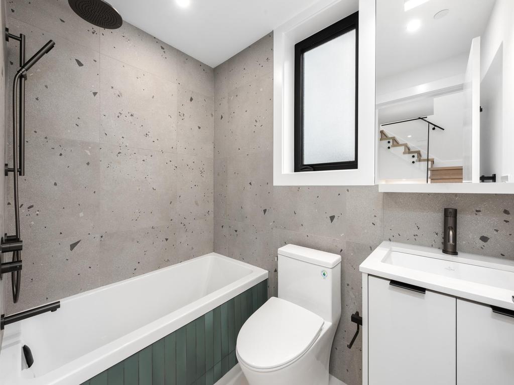 Listing Image for R3082356