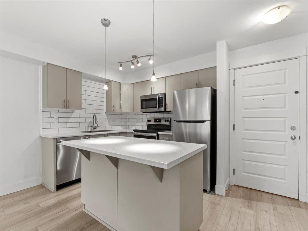 Listing Image for R3082734