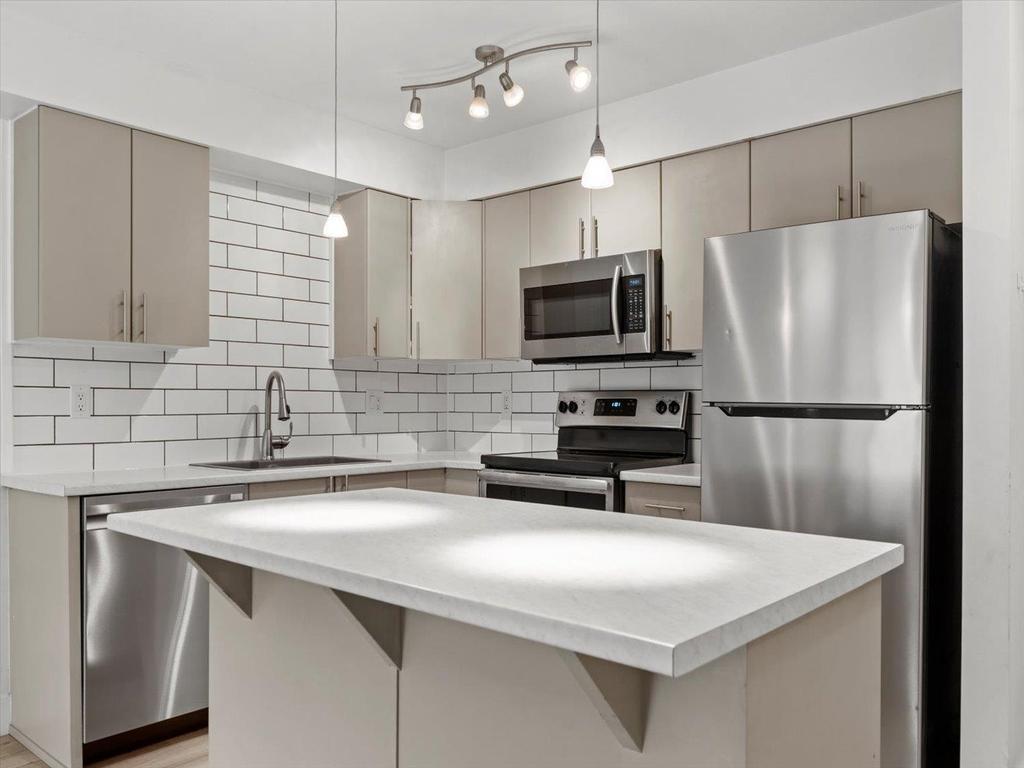 Listing Image for R3082734