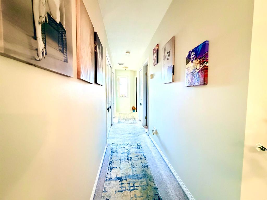 Listing Image for R3082776