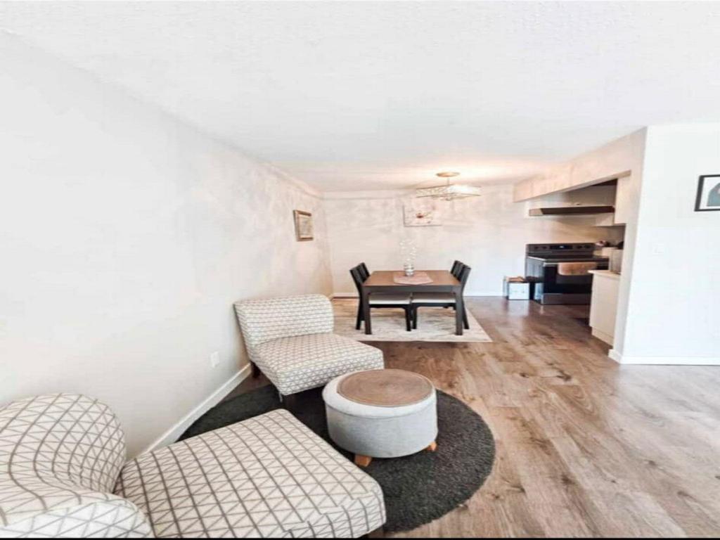 Listing Image for R3082893