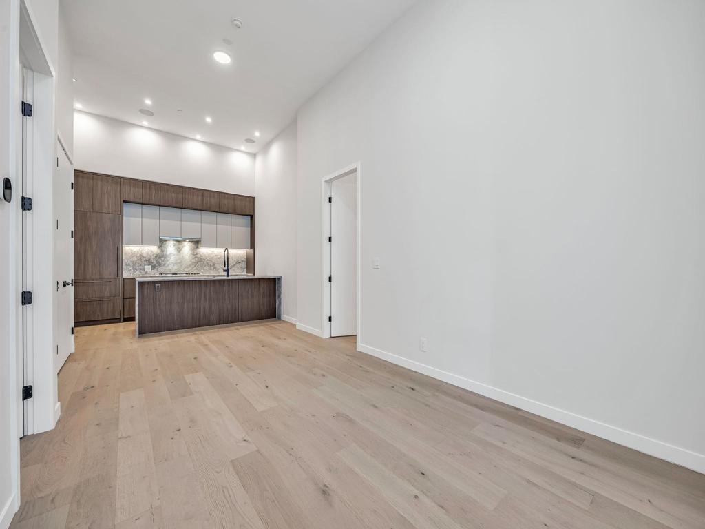 Listing Image for R3082975