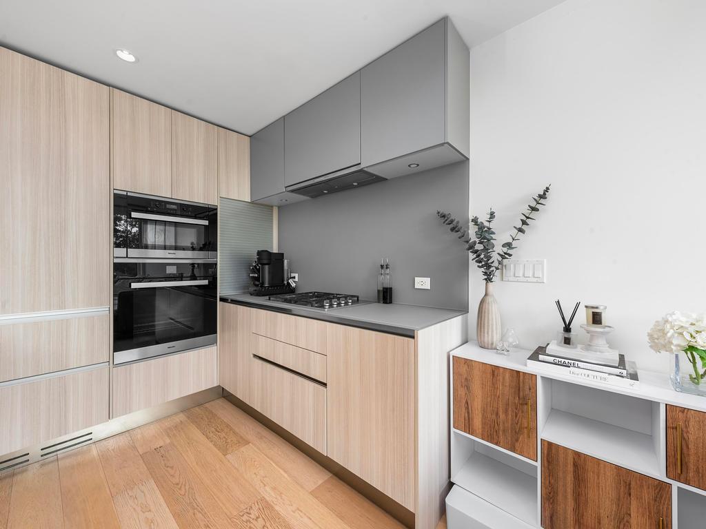 Listing Image for R3083398