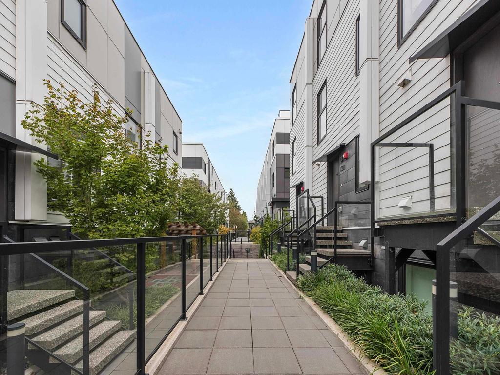 Listing Image for R3083398