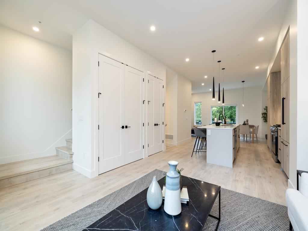 Listing Image for R3083598