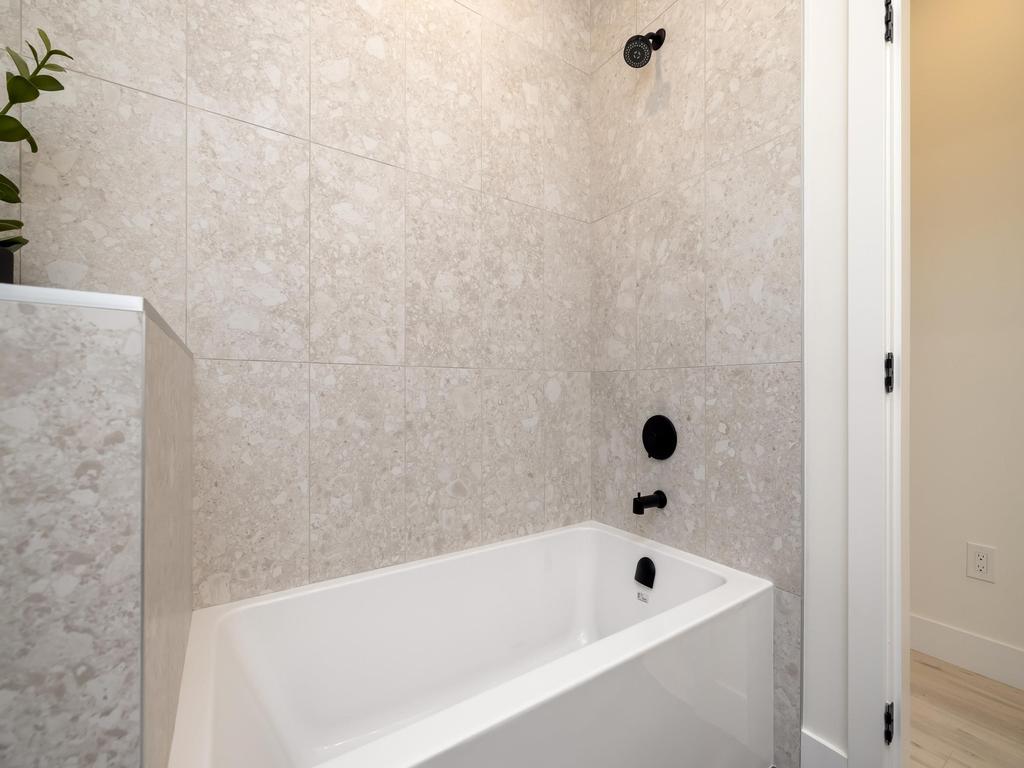 Listing Image for R3083598