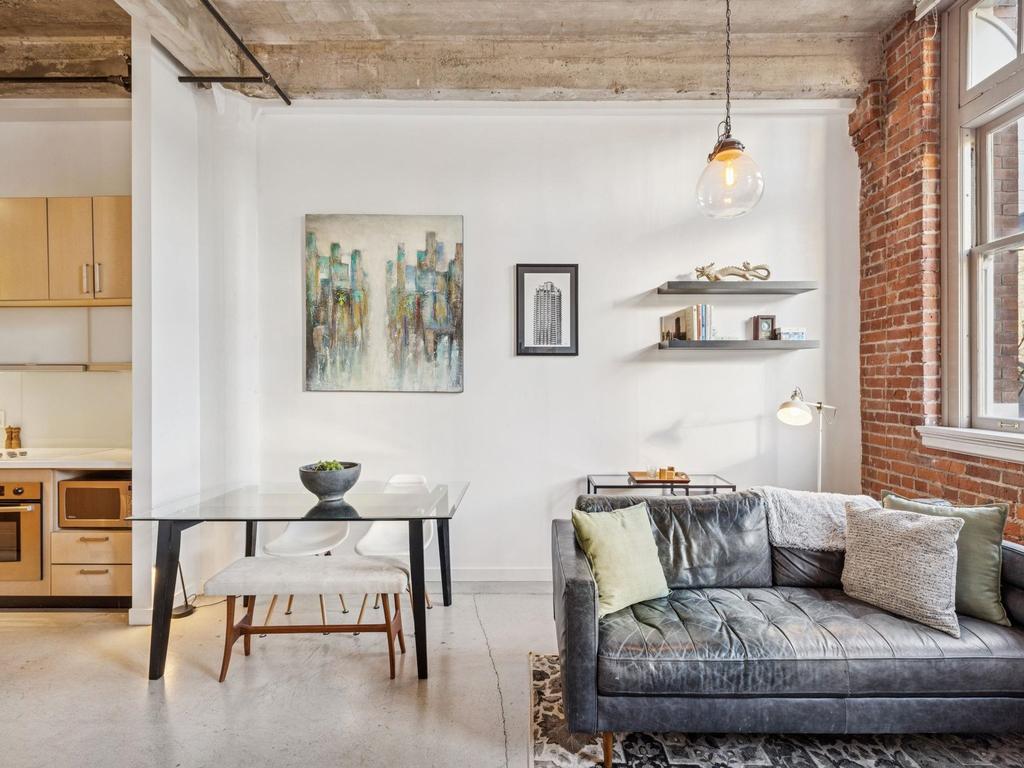 Listing Image for R3083635