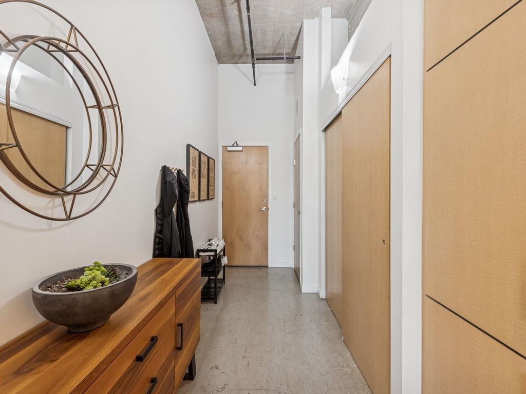 Listing Image for R3083635