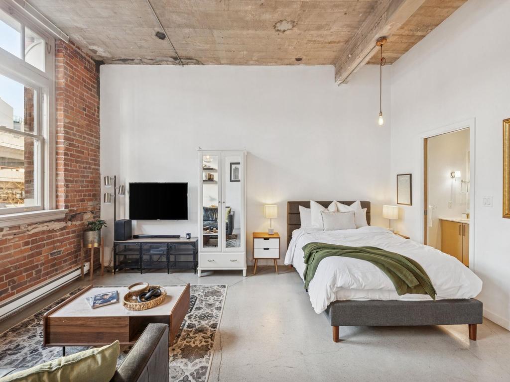 Listing Image for R3083635