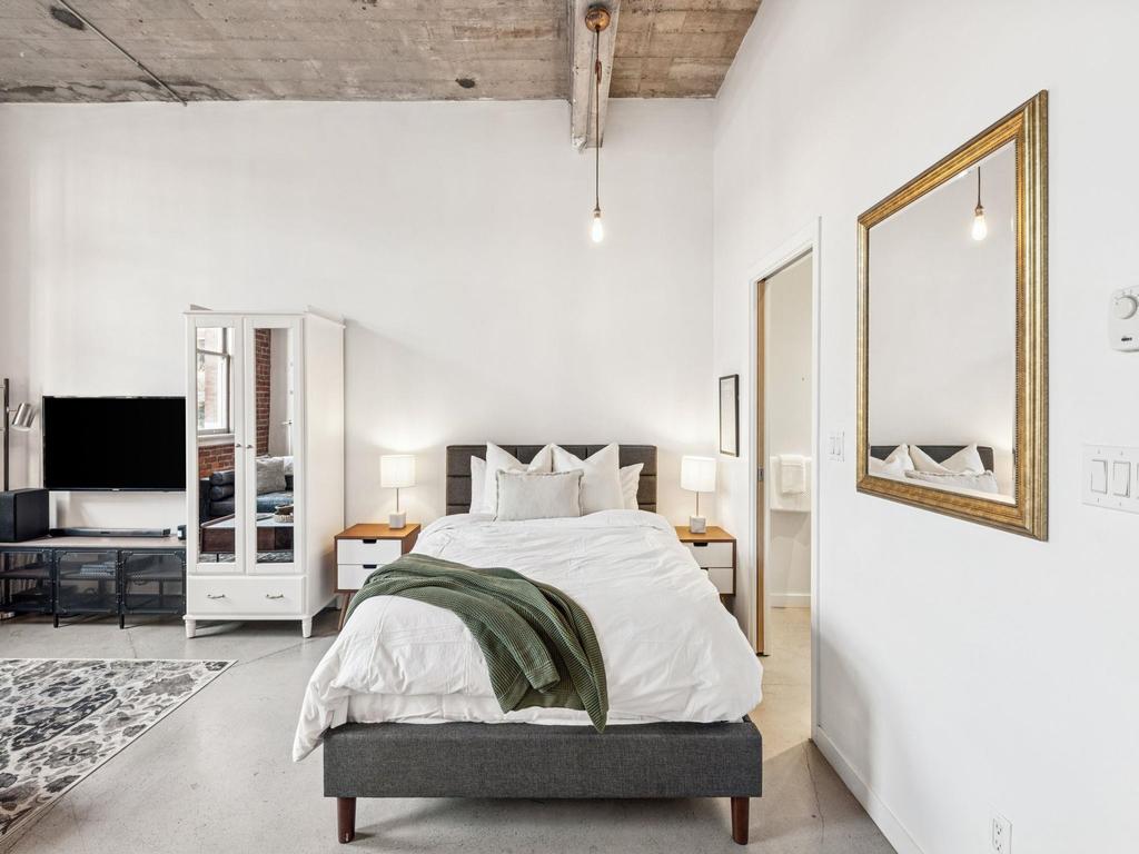 Listing Image for R3083635