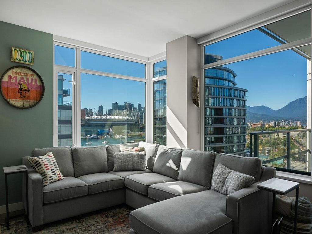 Listing Image for R3083642