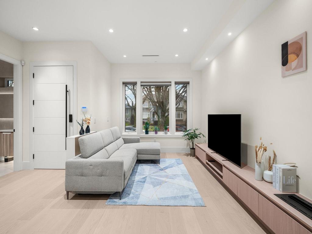 Listing Image for R3083802