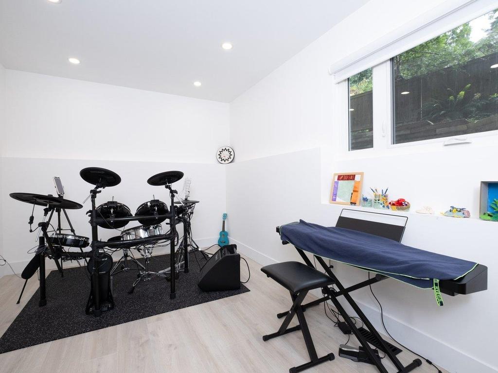 Listing Image for R3083841