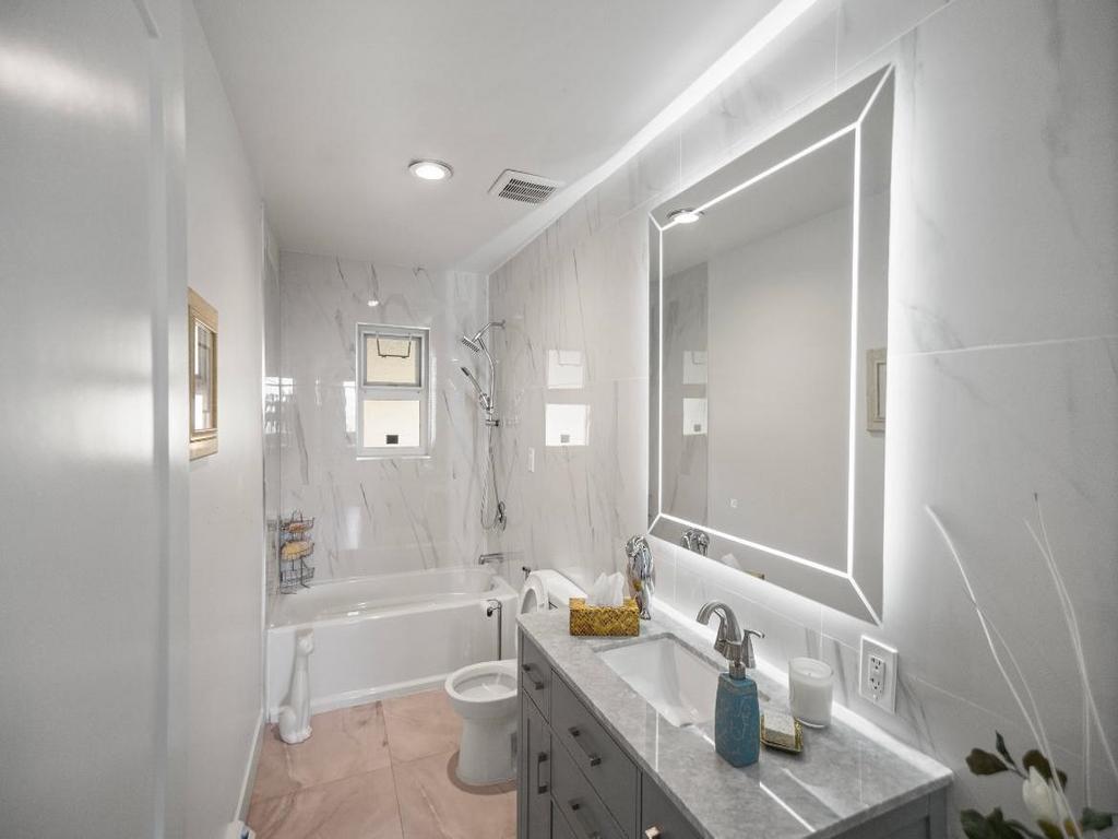 Listing Image for R3083971