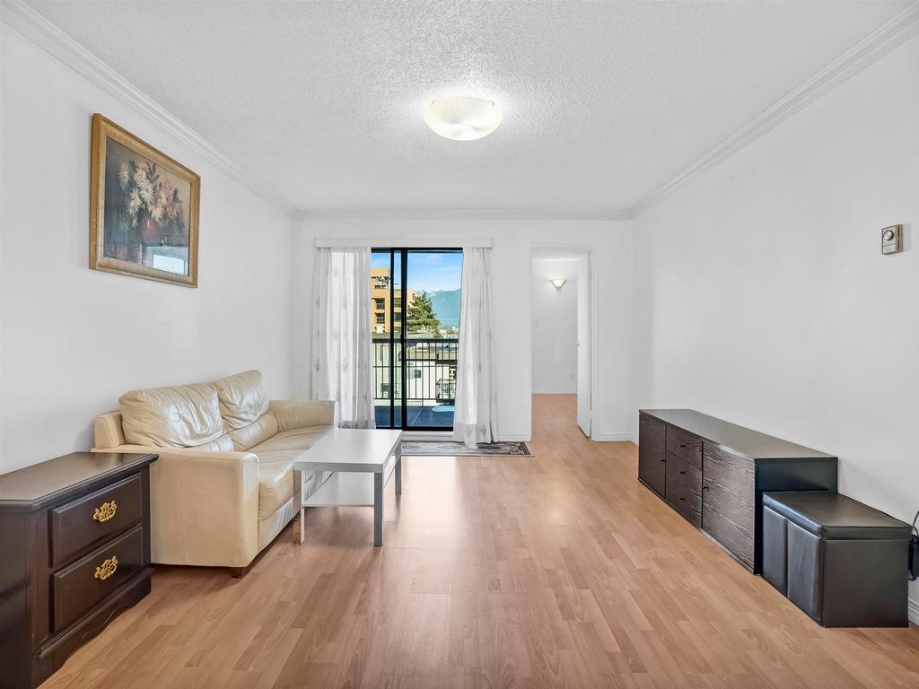 Listing Image for R3084006