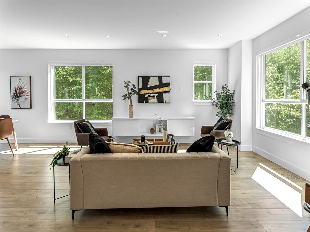 Listing Image for R3084082