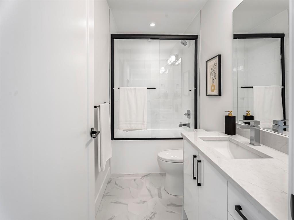 Listing Image for R3084082