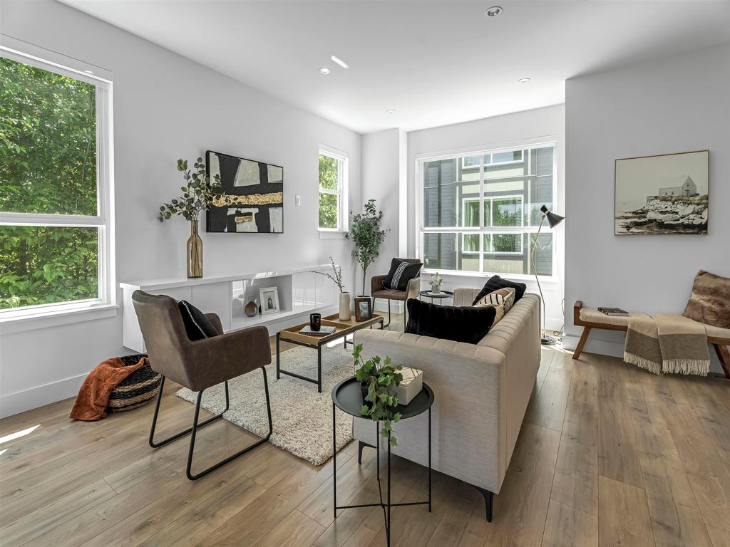 Listing Image for R3084082