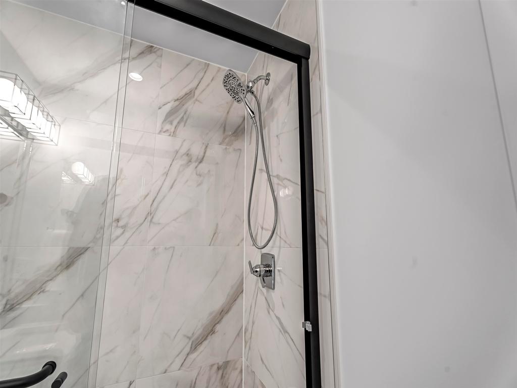 Listing Image for R3084082