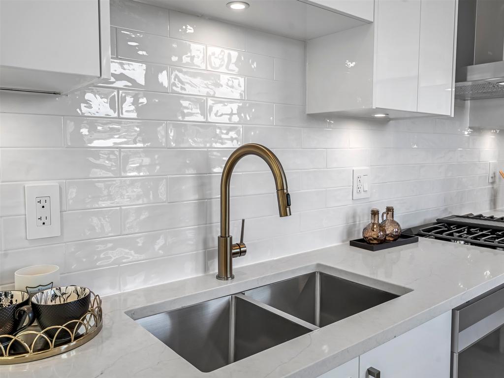 Listing Image for R3084082