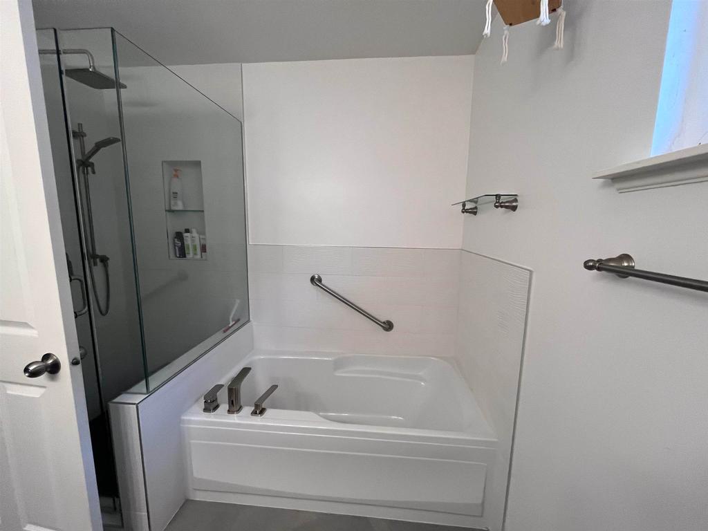 Listing Image for R3084570