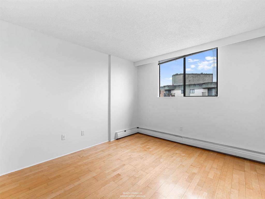 Listing Image for R3084572