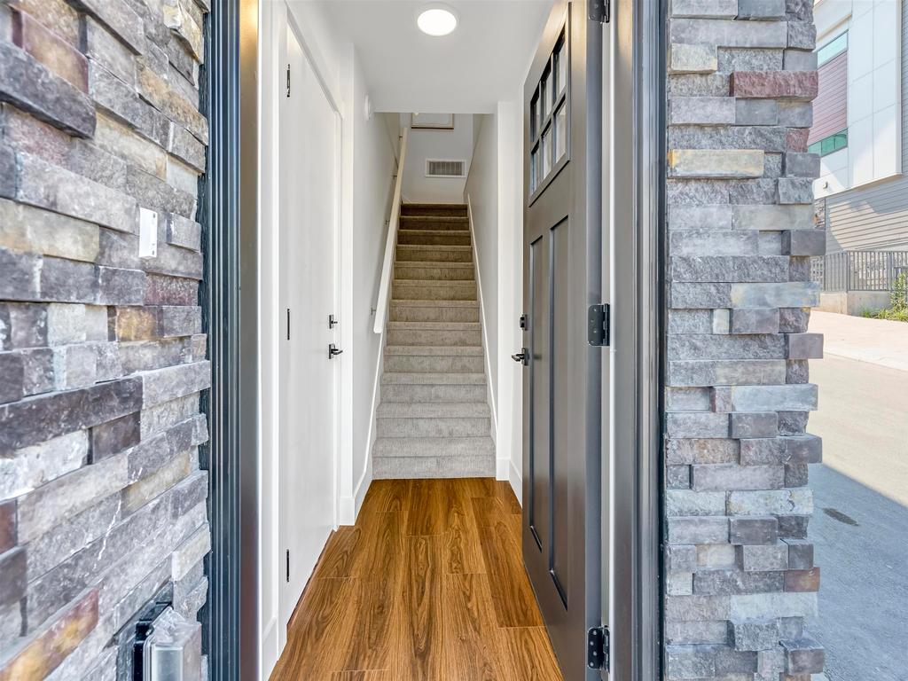 Listing Image for R3084586