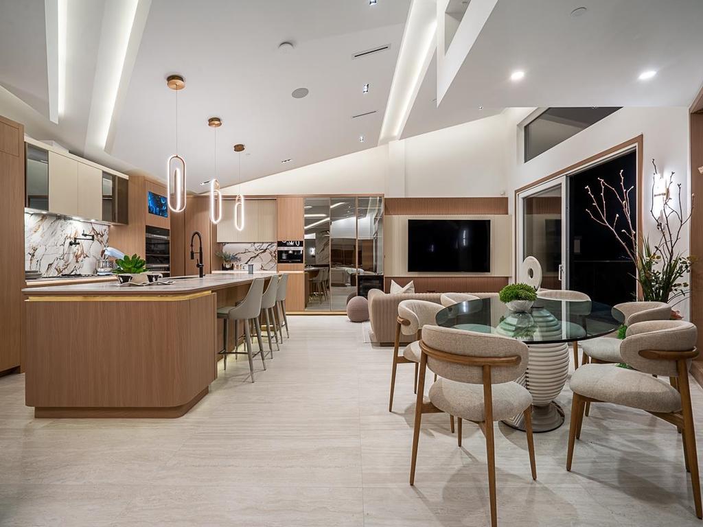 Listing Image for R3084946