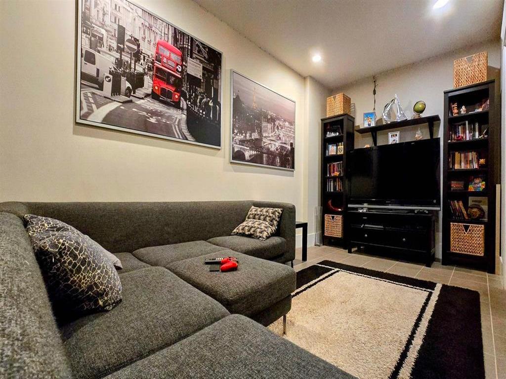 Listing Image for R3085003