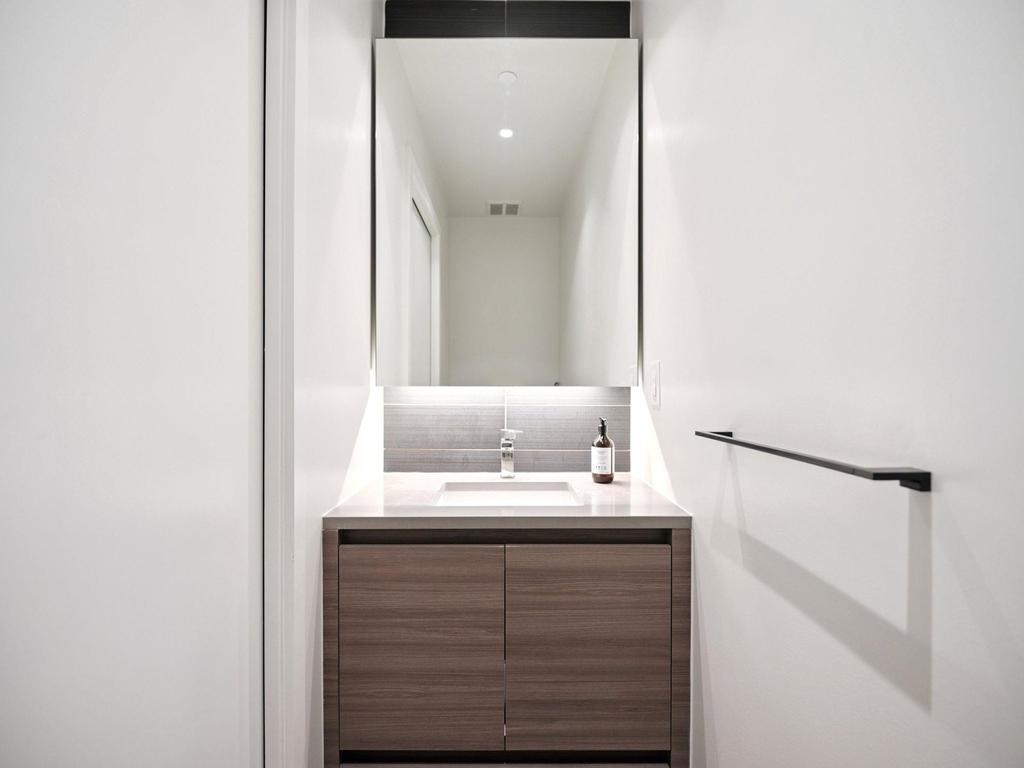 Listing Image for R3085858