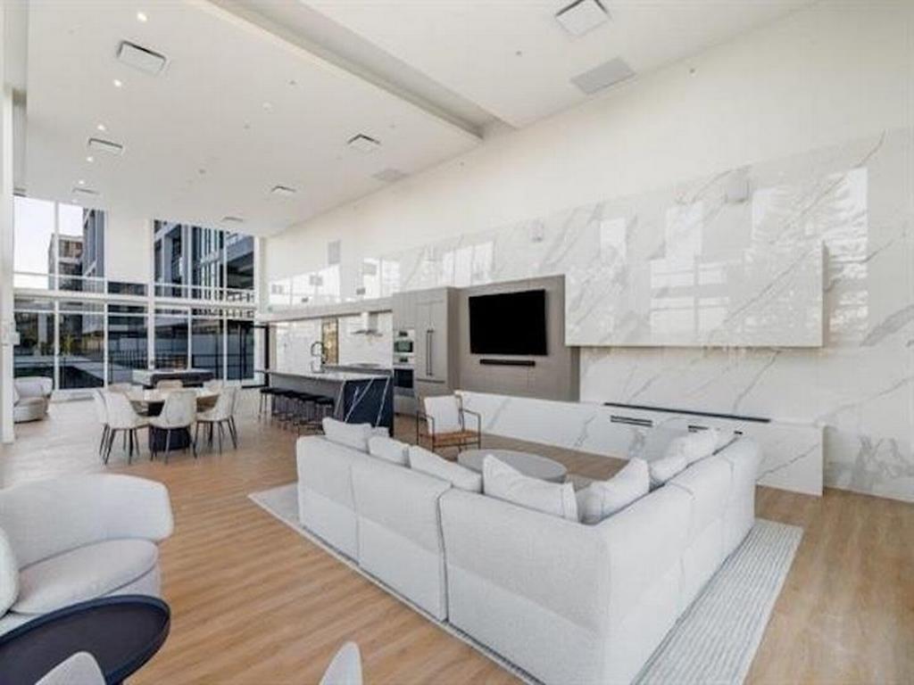 Listing Image for R3085960