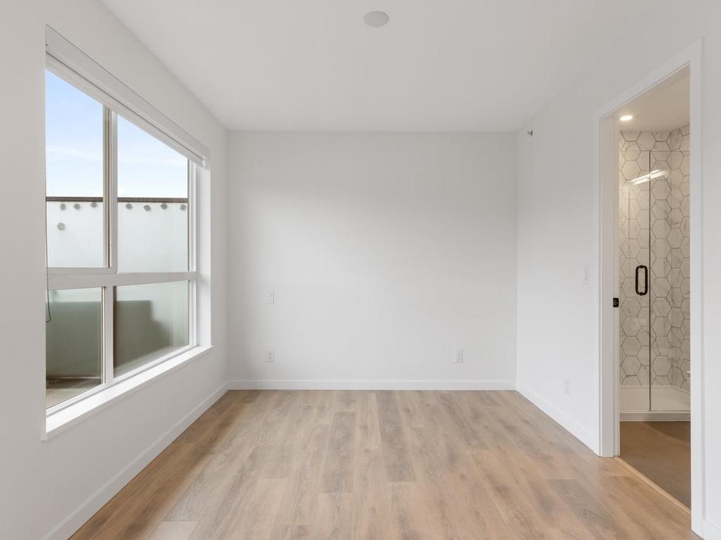 Listing Image for R3086007