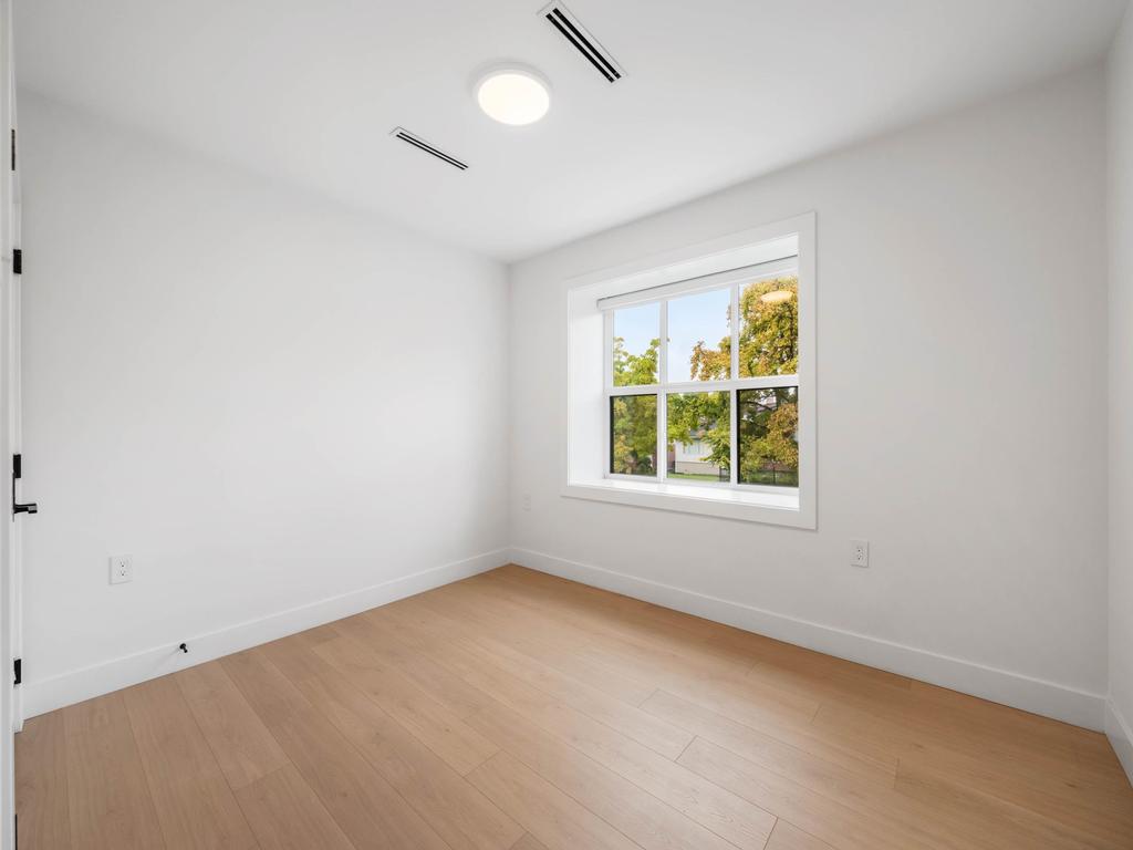 Listing Image for R3086180