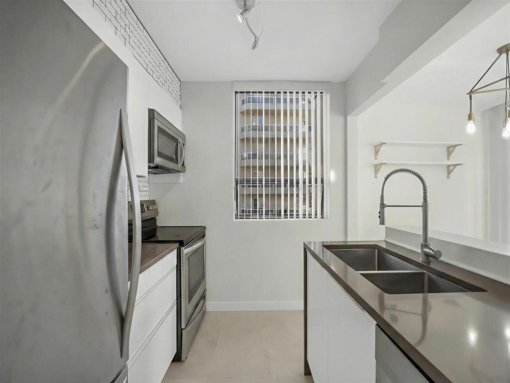 Listing Image for R3086327