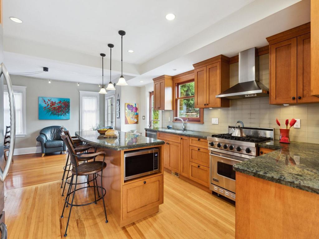 Listing Image for R3086337