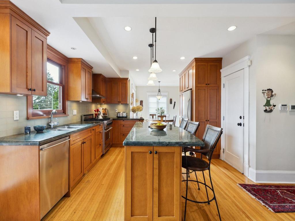 Listing Image for R3086337