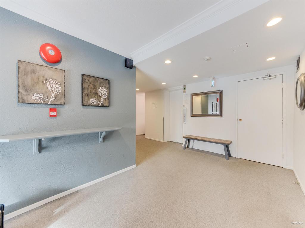 Listing Image for R3086382