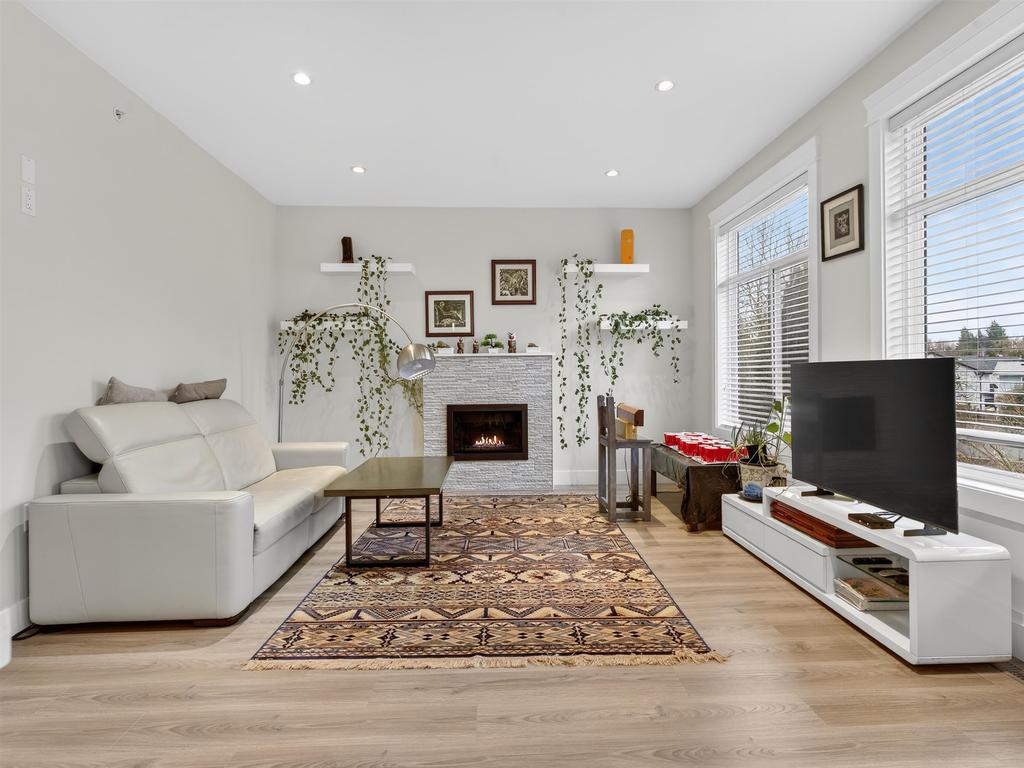 Listing Image for R3086455