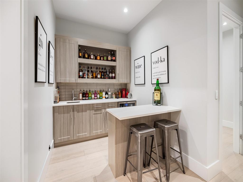 Listing Image for R3086496