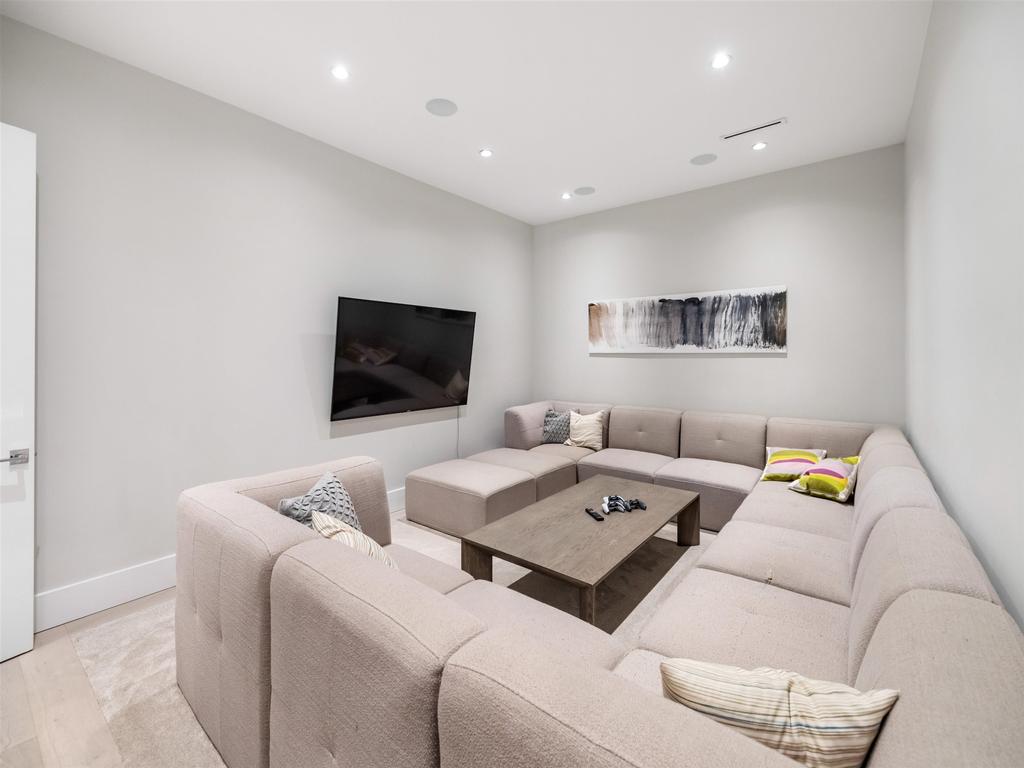 Listing Image for R3086496