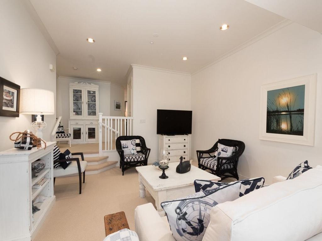 Listing Image for R3086564