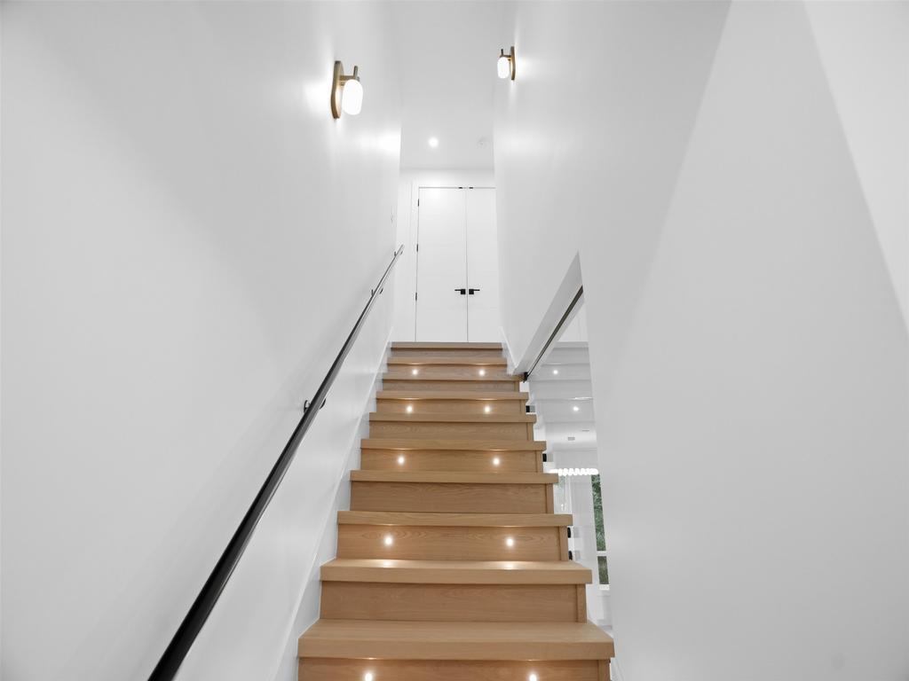 Listing Image for R3086579