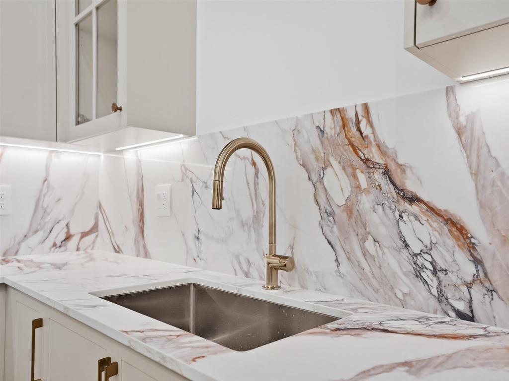 Listing Image for R3086579