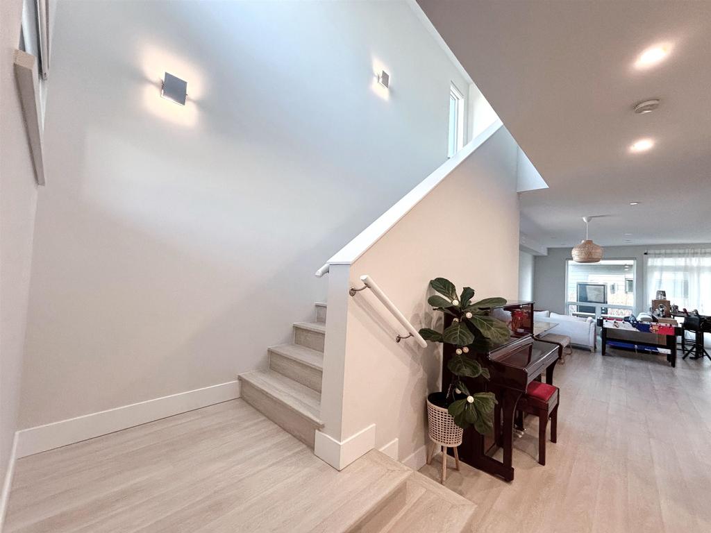 Listing Image for R3086597