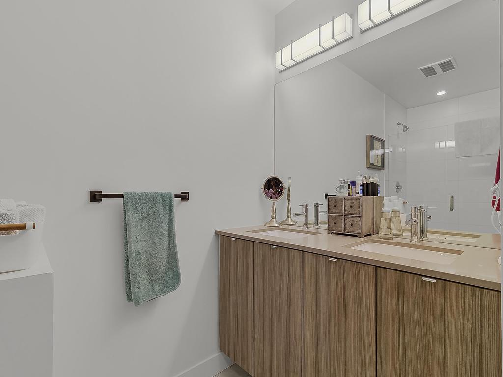 Listing Image for R3086602