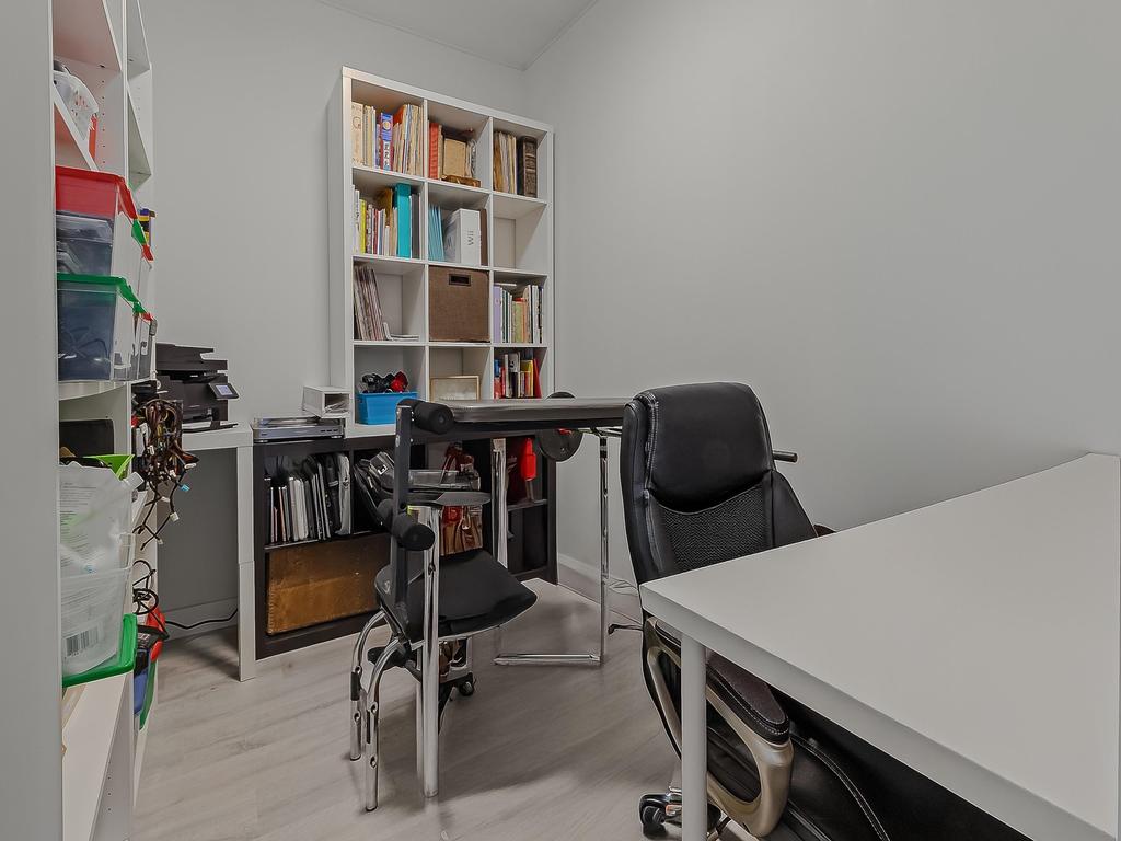 Listing Image for R3086602