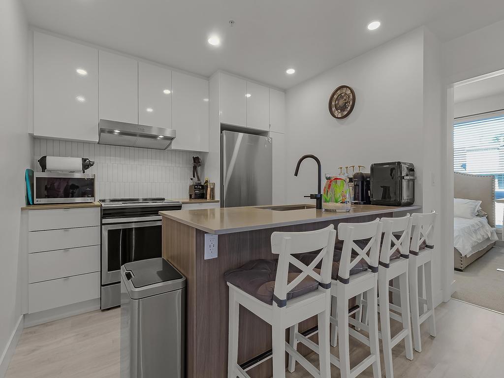 Listing Image for R3086602