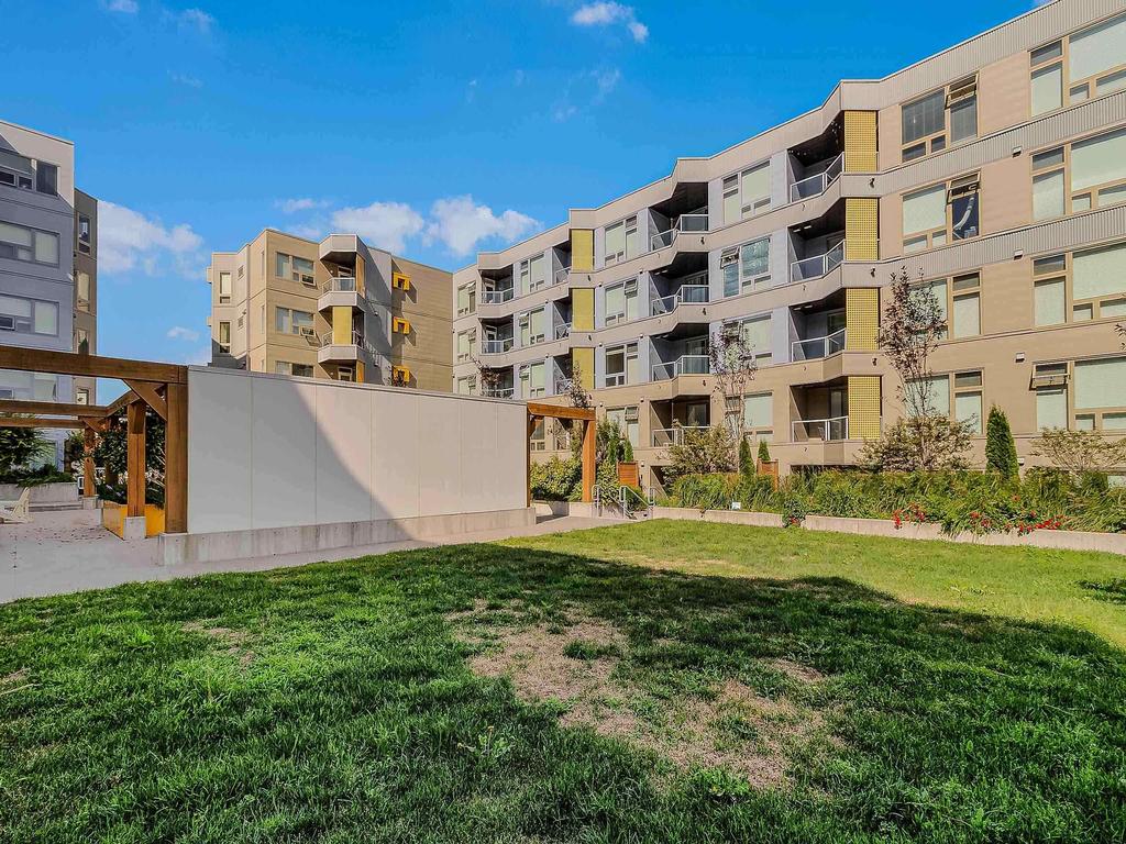 Listing Image for R3086602