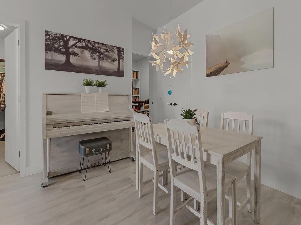 Listing Image for R3086602