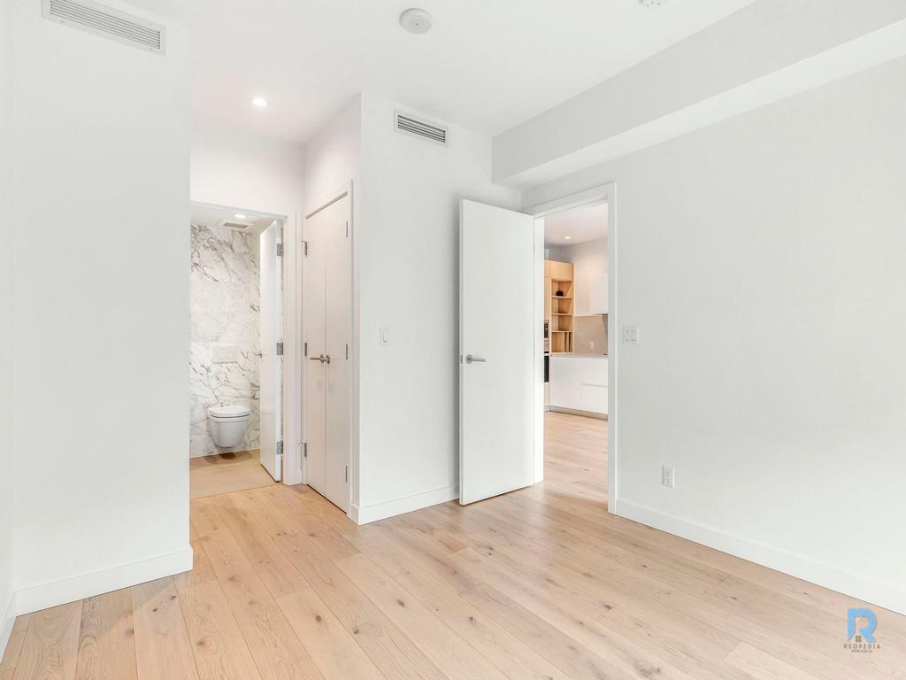 Listing Image for R3086674